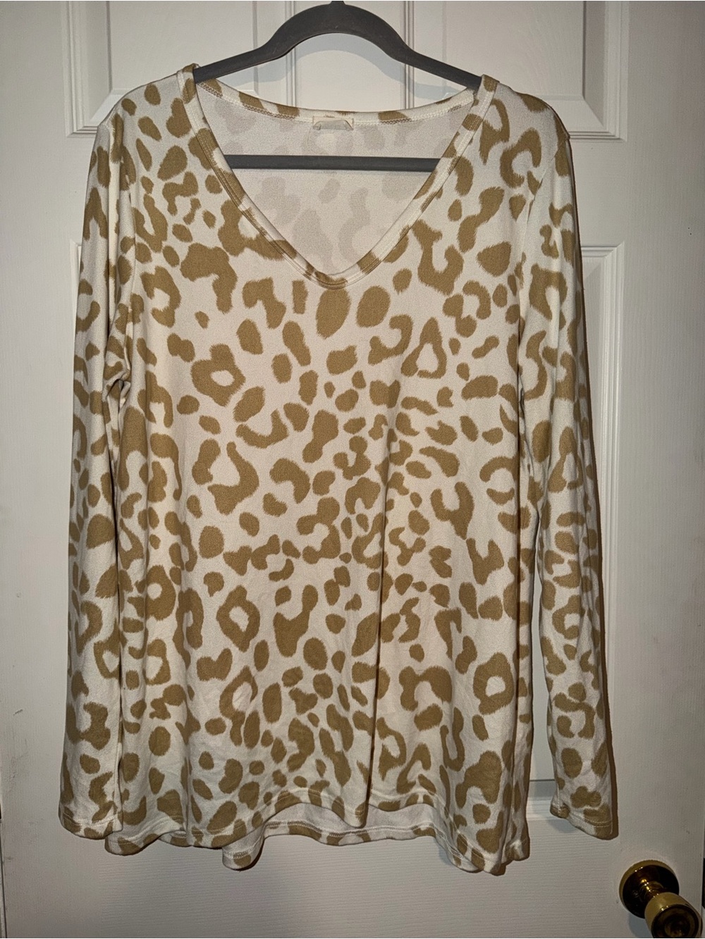 BiBi Cream and Leopard Print V-Neck Long Sleeve Top